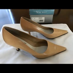 Nine West Classic Light Natural Leather Pump